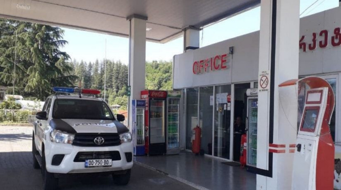 Gürcüstanda SOCAR-ın avtomobilinə silahlı hücum olub