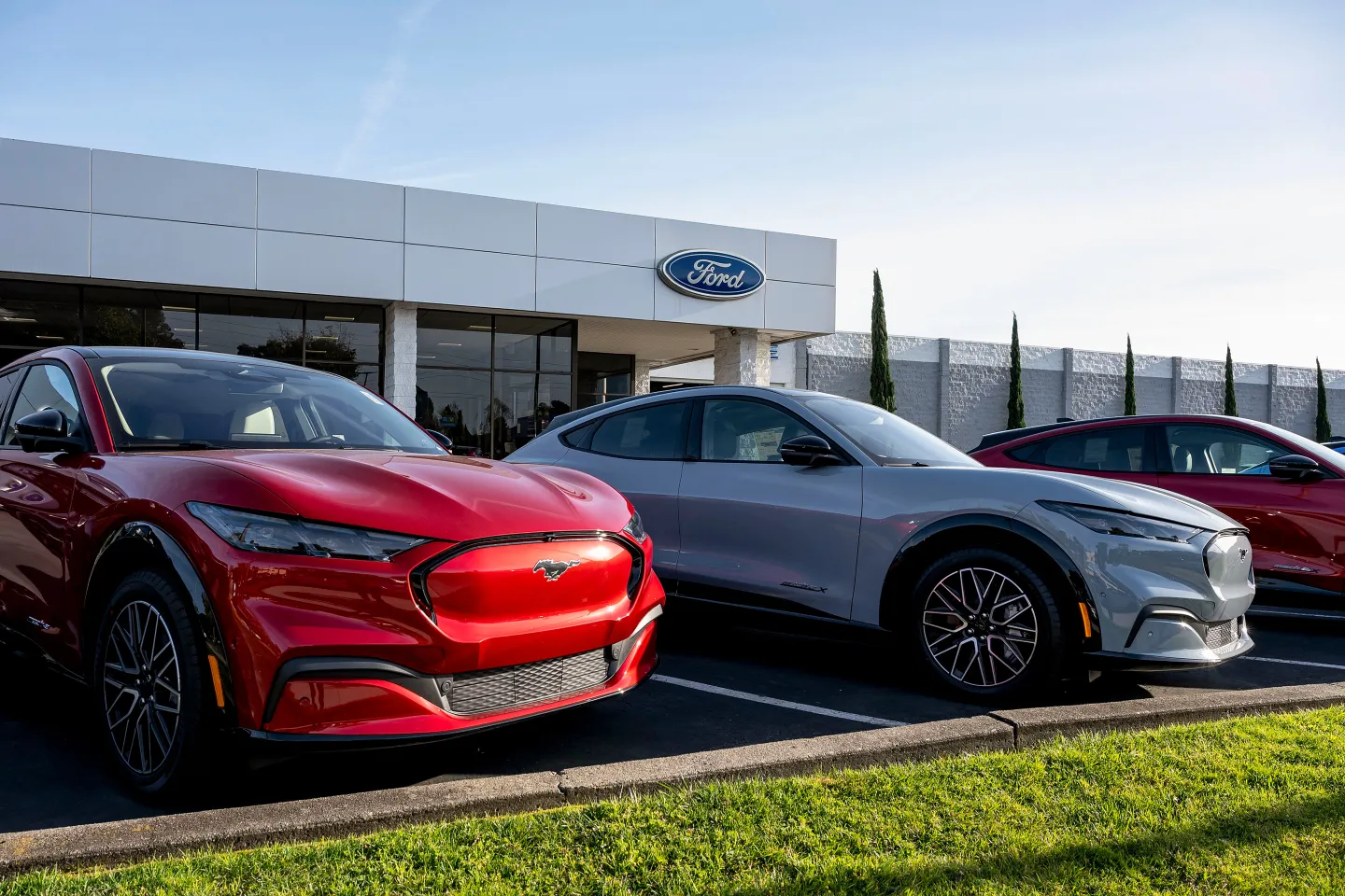 "Ford" 115 mindən çox avtomobili geri çağıracaq