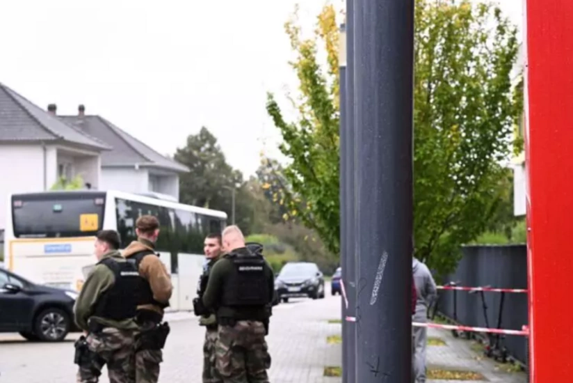 Fransada məktəbli müəlliminə bıçaqla hücum edib