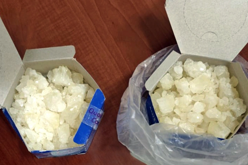 Sankt Peterburqdan Gəncəyə gələn Azərbaycan vətəndaşından metadon götürülüb