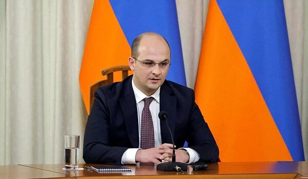 Simonyan: Ermənistan hərbi xərclər baxımından Azərbaycanla rəqabət apara bilməz