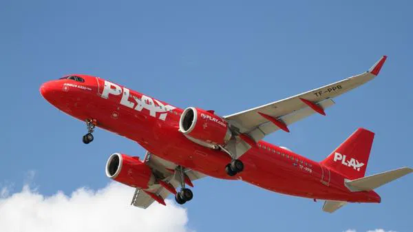 Aviaşirkət bağlandı, yüzlərlə sərnişinin bileti yandı