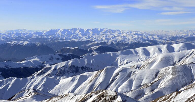 Kəlbəcər və Şahdağa qar yağıb