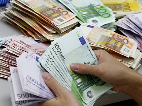 Fransanın Baş nazirinin istefasından sonra avro ucuzlaşıb