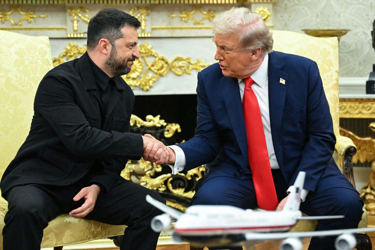 Zelenski: Tramp sülhə kömək etsə, onun Nobel sülh mükafatına namizədliyini irəli sürəcəyik