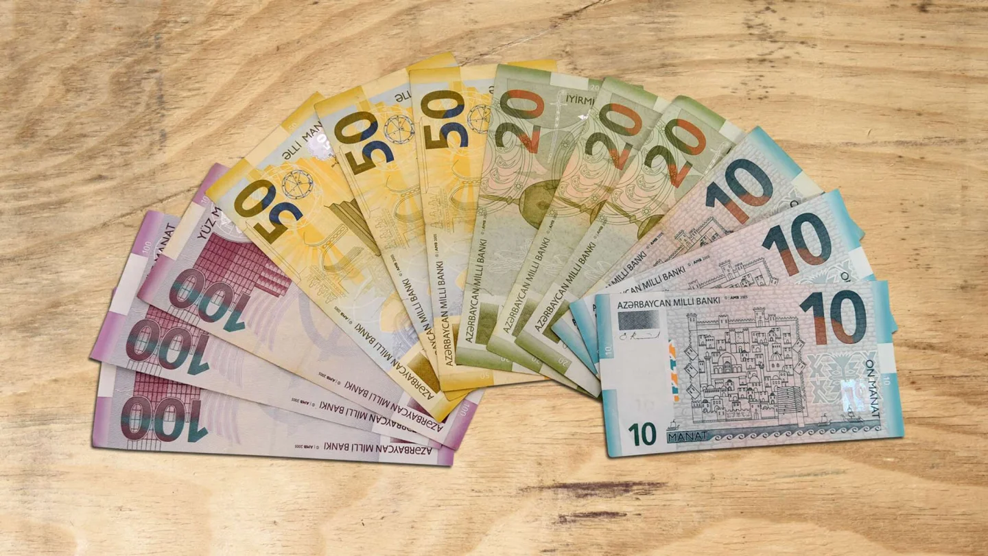 Orta aylıq əməkhaqqı 1094 manata çatıb