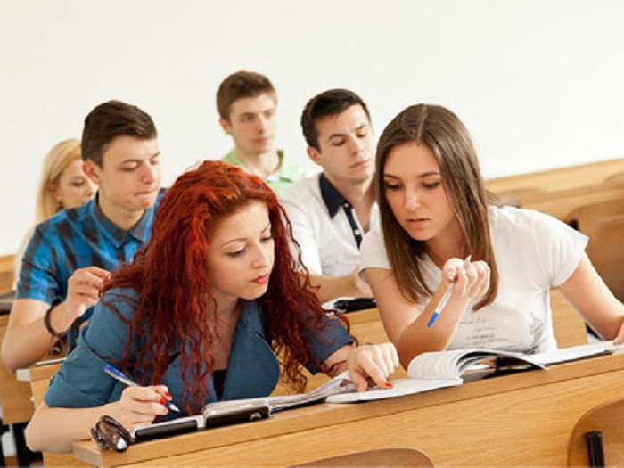 Nazir müavini: Təhsil tələbə kreditlərindən istifadə edənlərin 54%-i qadındır