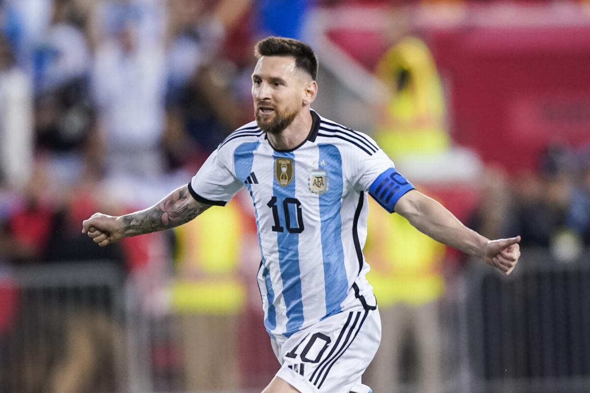 Messi futbol tarixində daha bir rekorda imza atıb