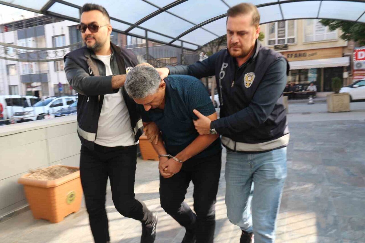 Marketdə uşağını təpikləyən ata: “Ani qəzəbdən vurdum” - VİDEO