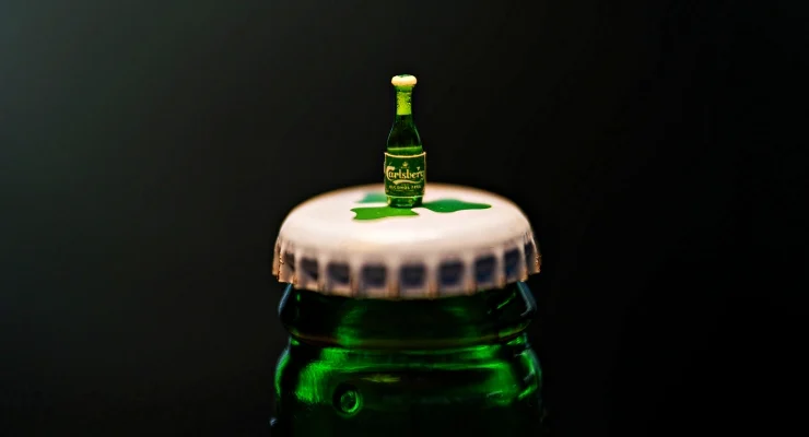 12 millimetr ölçüdə dünyanın ən kiçik pivə şüşəsi istehsal edilib