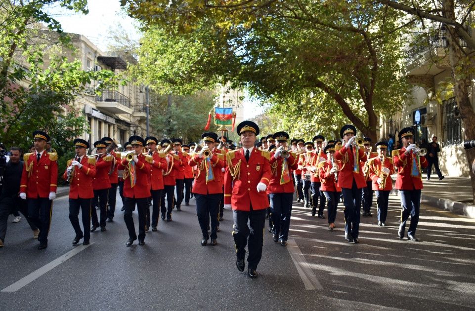 Bakıda hərbçilərin zəfər yürüşü başlayıb