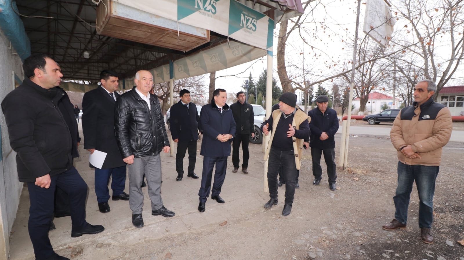 Qazaxın Çaylı kəndində sakinlər öz vəsaitləri ilə stadionu bərpa edirlər