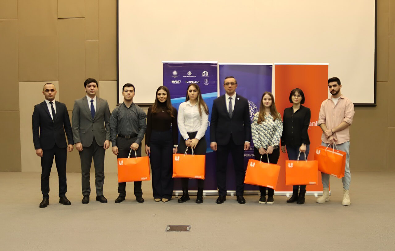 “Unibank” özünüməşğulluq layihəsi çərçivəsində daha 5 nəfərə avadanlıq təqdim edib