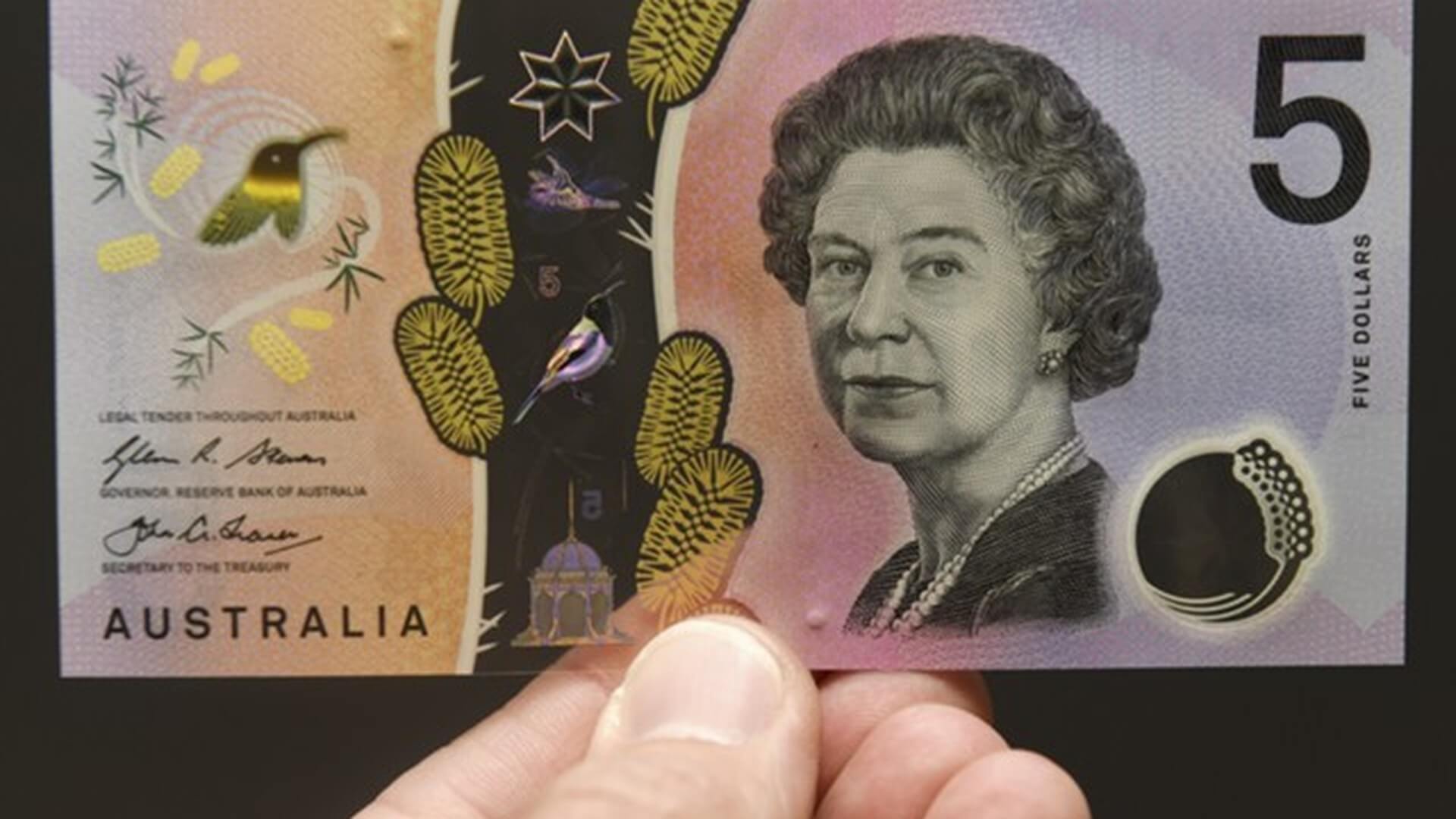 Avstraliya pullarının üzrərindən kraliçanın şəklini götürür