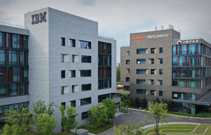 IBM Çində mindən çox əməkdaşını ixtisar edir