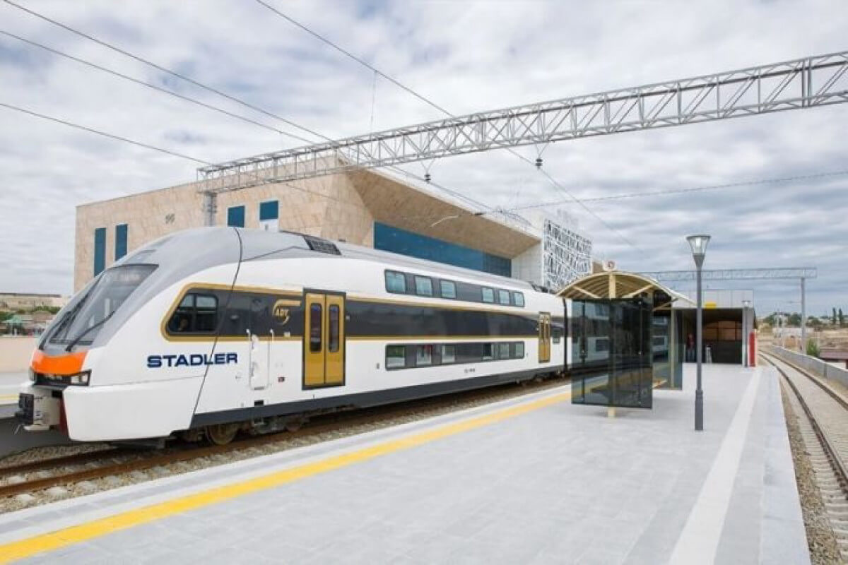 Avqustda dəmir yolları ilə sərnişindaşımaları 24% artıb - CƏDVƏL