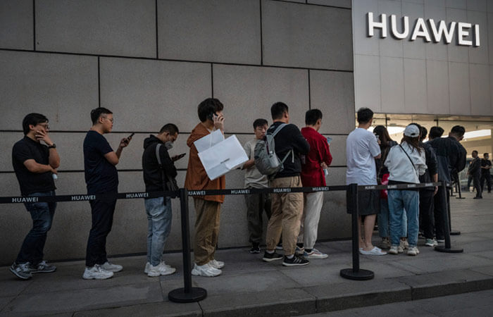 “Huawei” Çində ilk dəfə smartfon satışında “Apple”ni geridə qoydu