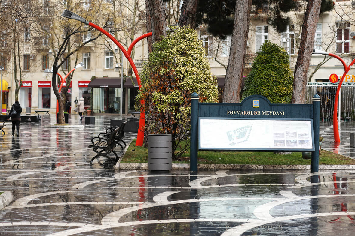 "Fəvvarələr" meydanında qanunsuz tikintinin qarşısı alınıb