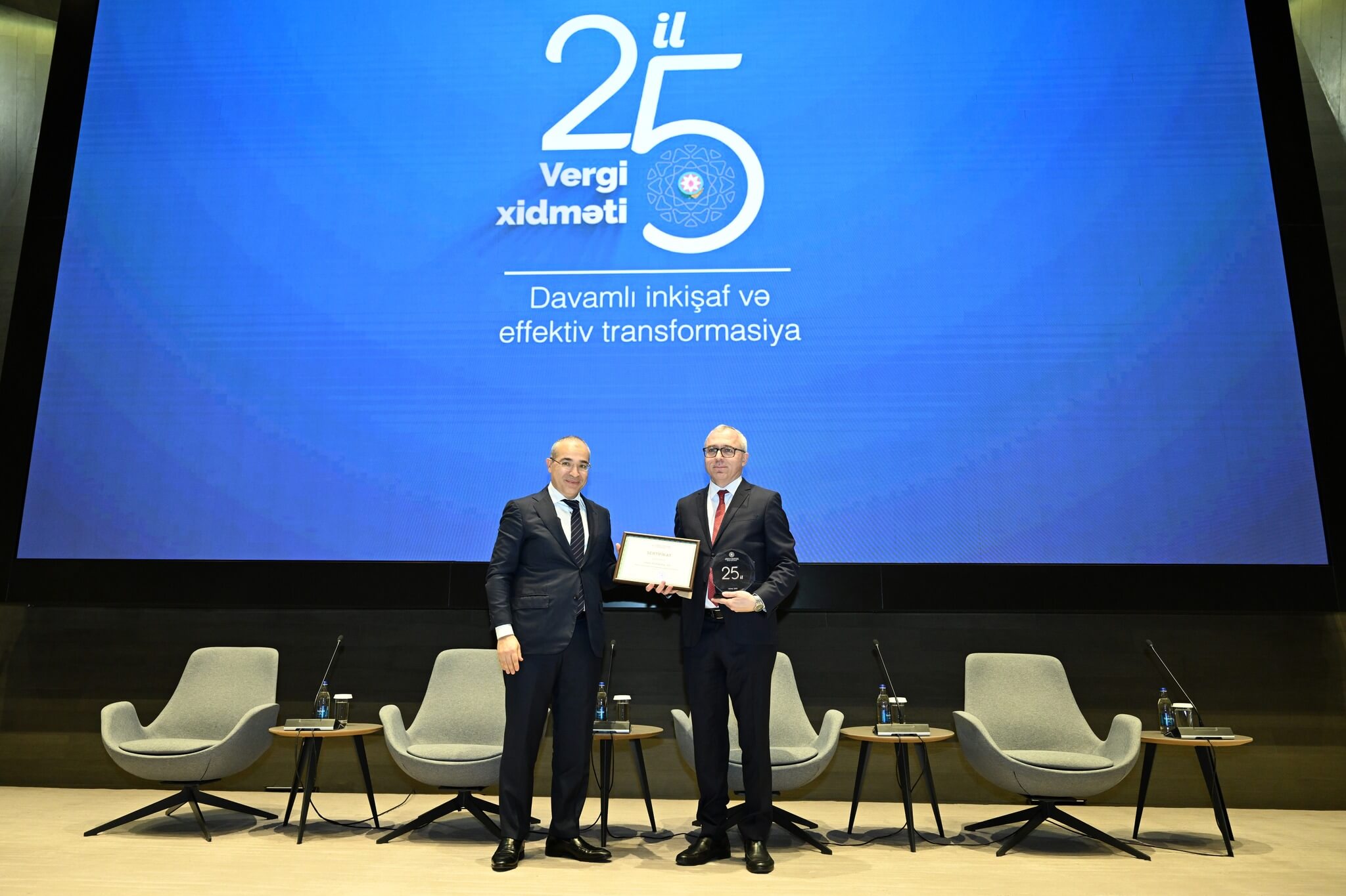 “Bank Respublika” Dövlət Vergi Xidmətinin 25 illiyinə həsr olunmuş tədbirdə xüsusi mükafat qazanıb