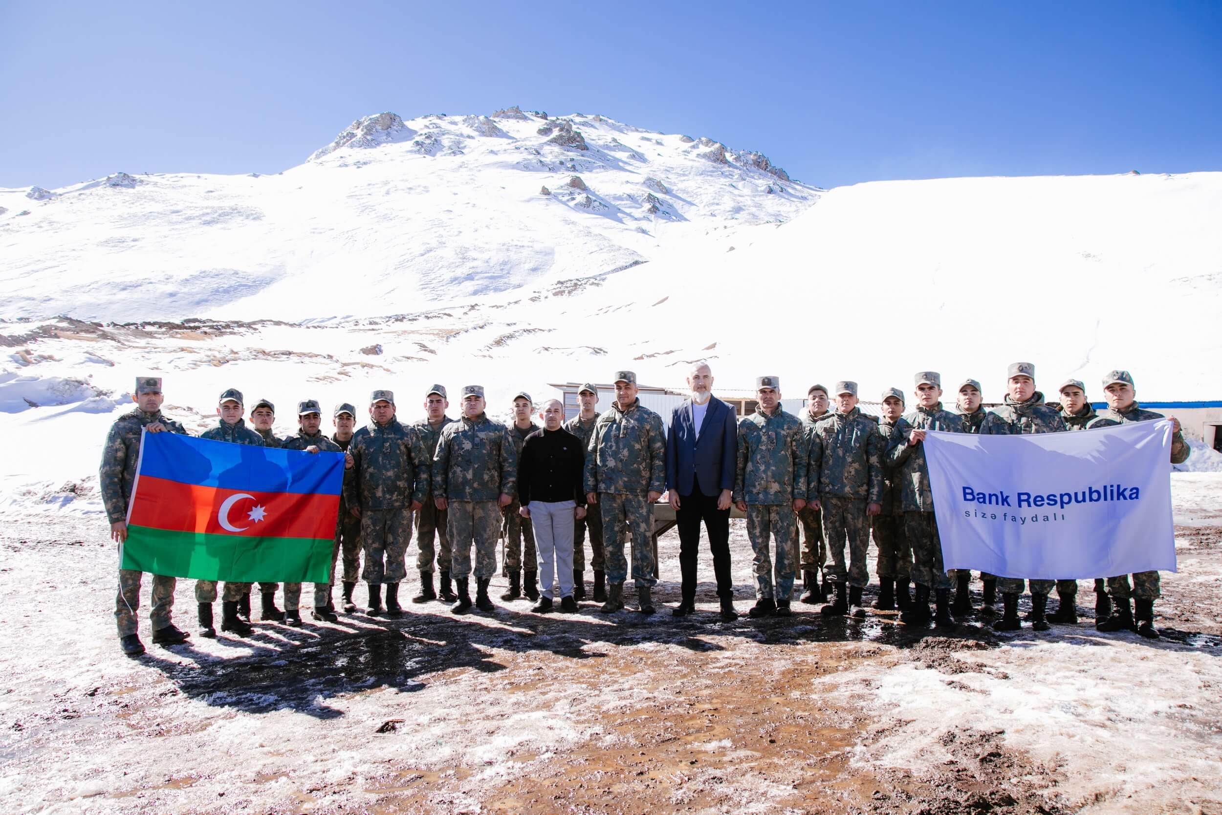 "Bank Respublika" əsgərlərə Novruz sevinci yaşatdı