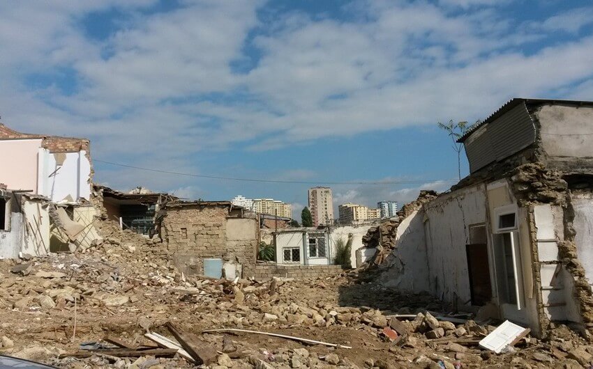 Bakıda yaşayış olan evin sökülməsi ilə bağlı cinayət işi açıldı