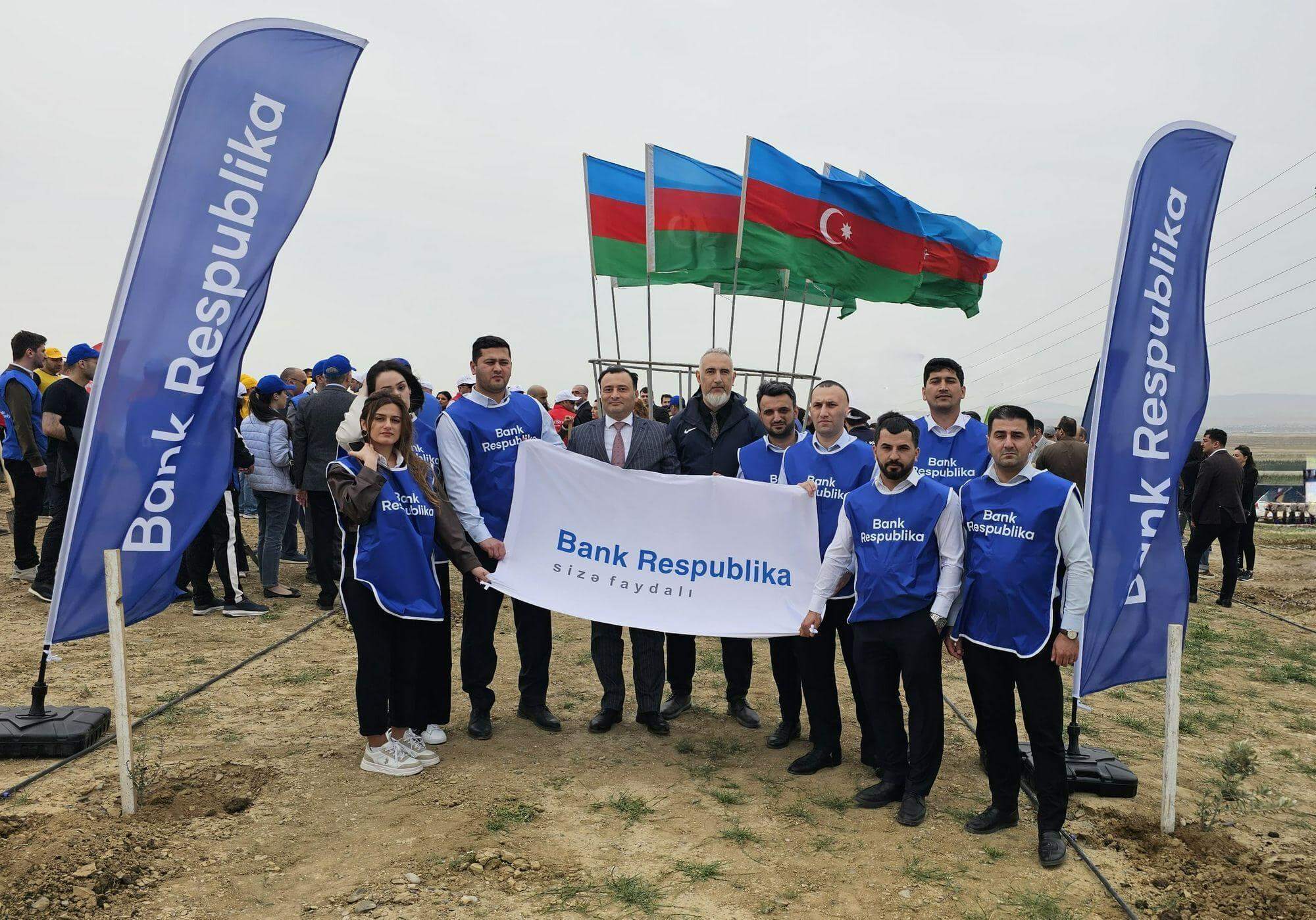 “Bank Respublika” rəhbərliyi və əməkdaşları ağacəkmə aksiyasında iştirak etdi