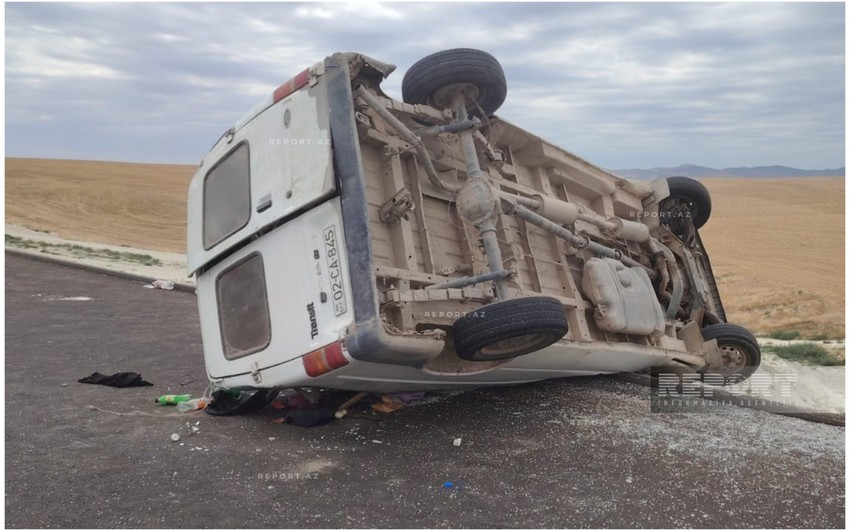 AYNA: Ağdam-Füzuli yolunda aşmış mikroavtobus qanunsuz sərnişin daşıyıb