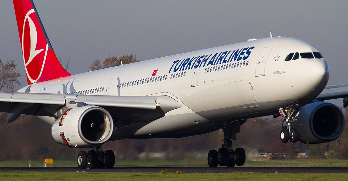“Turkish Airlines”in təyyarəsində tüstülənmə baş verib, sərnişinlər təxliyə edilib