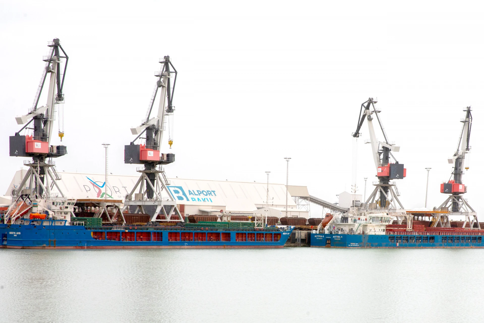 Bakı Limanında konteyner dövriyyəsi REKORD səviyyəyə çatıb