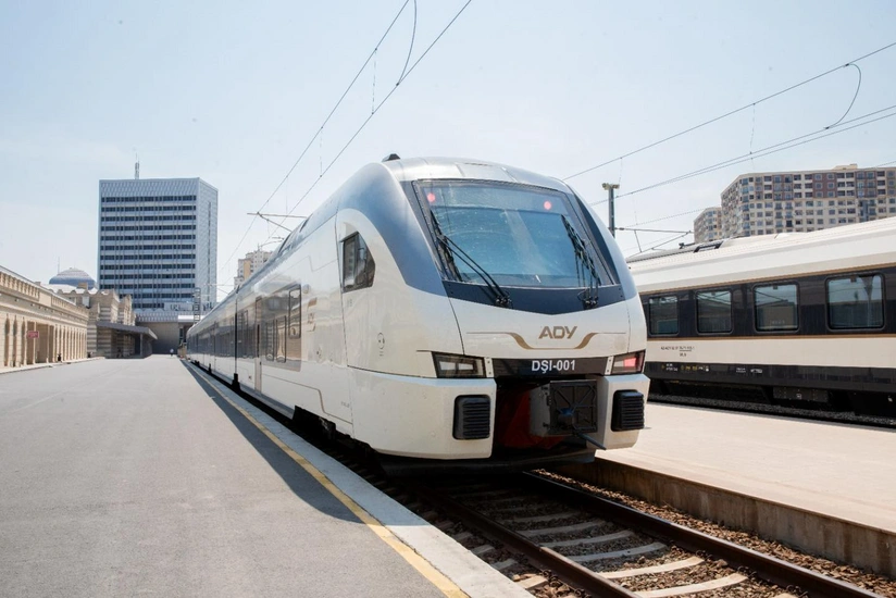 Zəfər Günü ilə bağlı Bakı-Ağstafa-Bakı xətti üzrə əlavə qatar reysləri təyin edilib