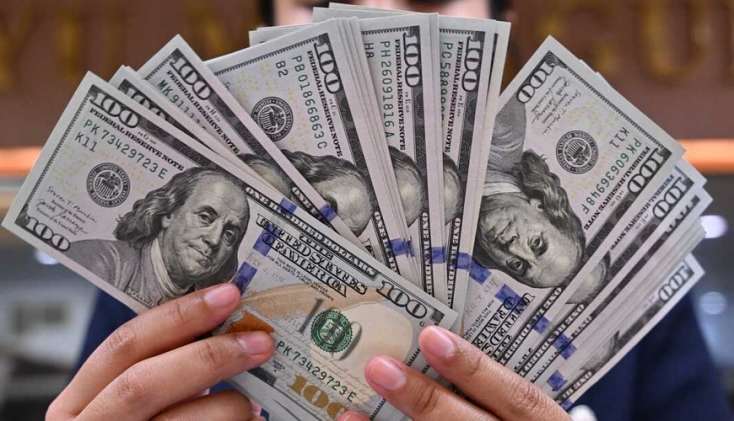 Azərbaycan son 1 ildə valyuta ehtiyatlarını 11%-ə yaxın artırıb