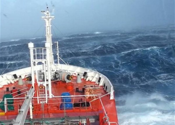 Gəmilərə xəbərdarlıq edildi