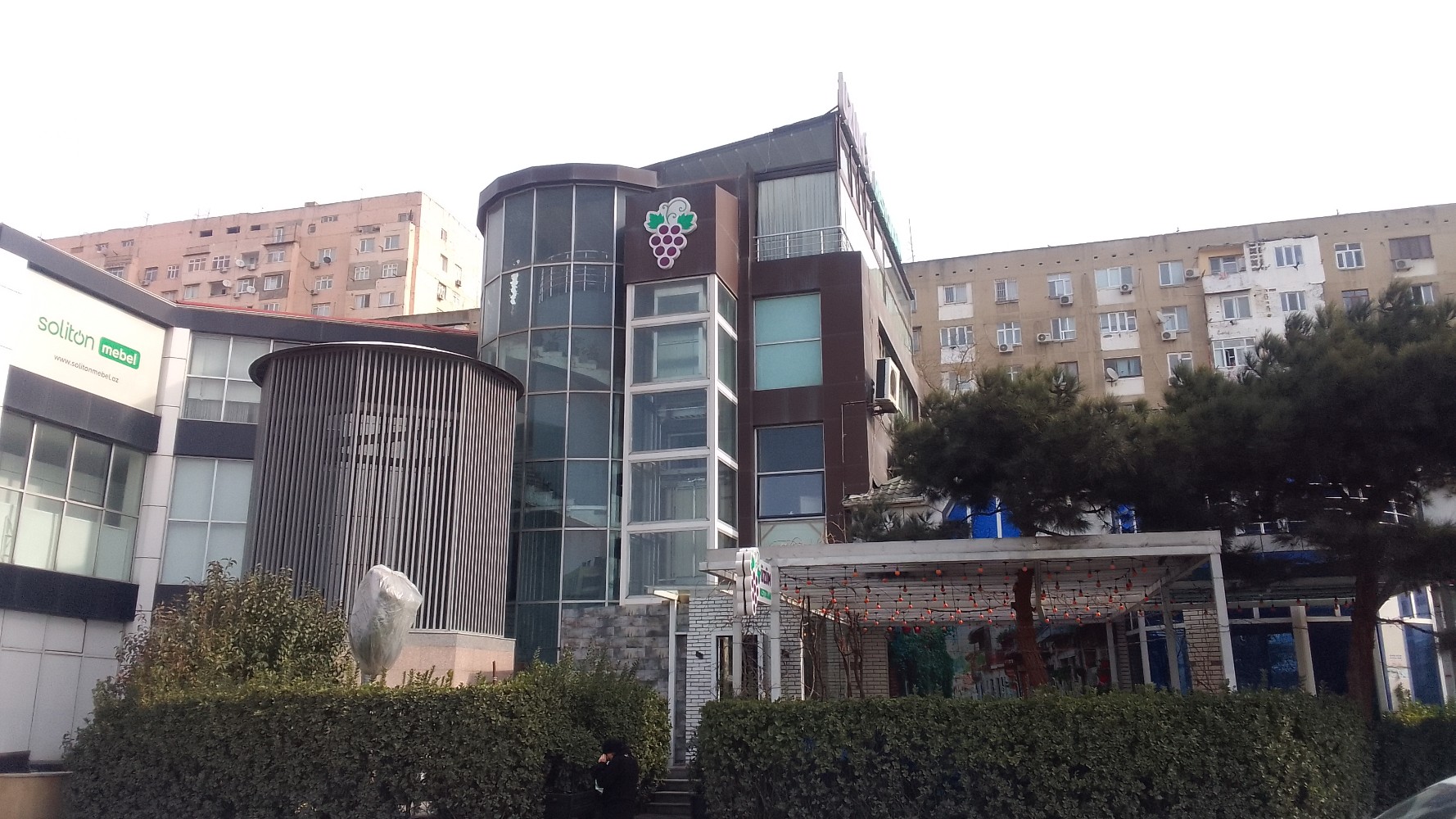 "Üzüm" restoranı sakinləri bezdirib