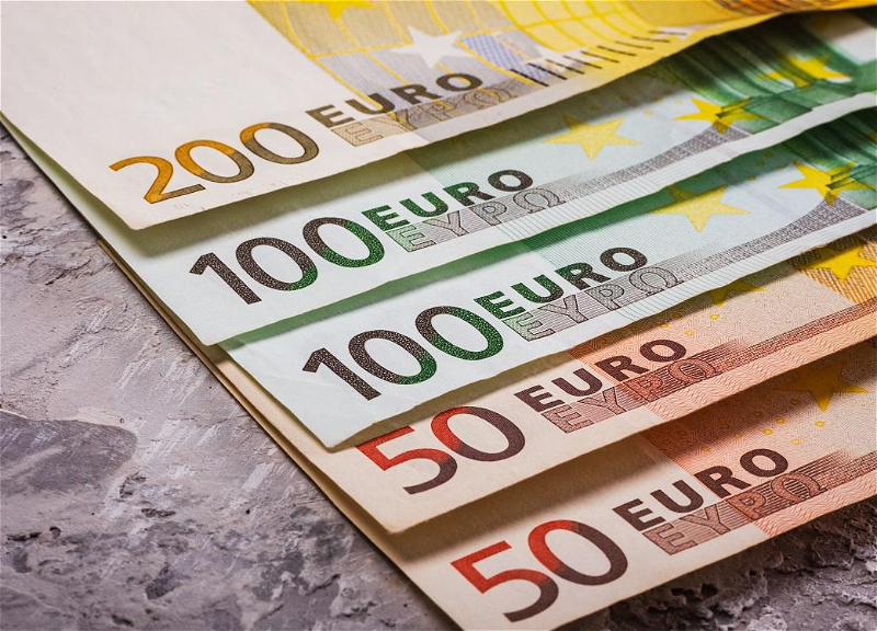 Rəsmi məzənnələr açıqlandı