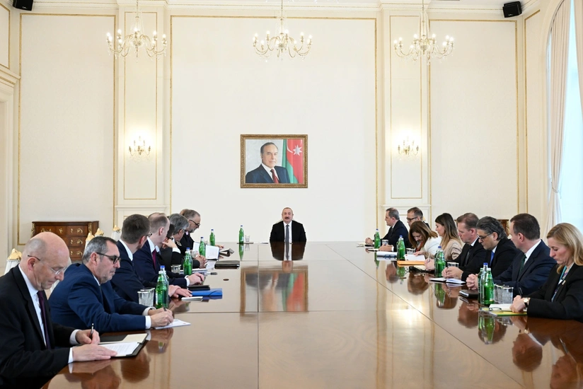 İlham Əliyev NATO nümayəndə heyətini qəbul edib
