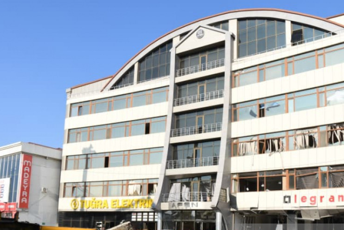 Partlayış baş verən plazanın sahibi: Binaya yeraltı qaz sızıb