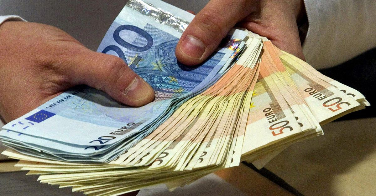 Rəsmi məzənnələr açıqlandı