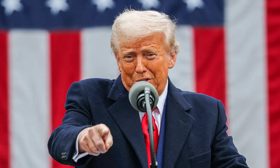 Tramp: Rusiya üstündür, Ukrayna razılaşmanı qəbul etməlidir