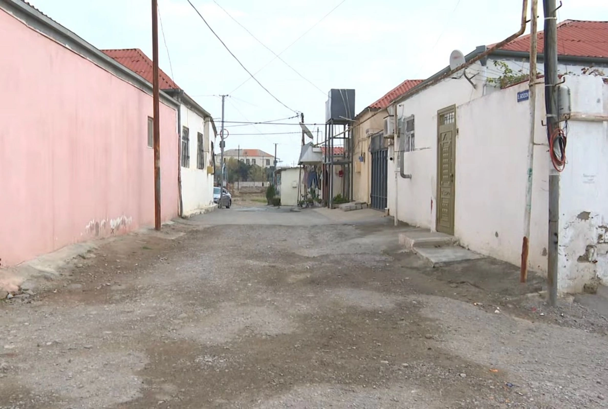 "Bələdiyyə seçkisi zamanı dedilər ki, bizi seçsəniz, yolu düzəldəcəyik, amma..." - Sakinlər danışdı