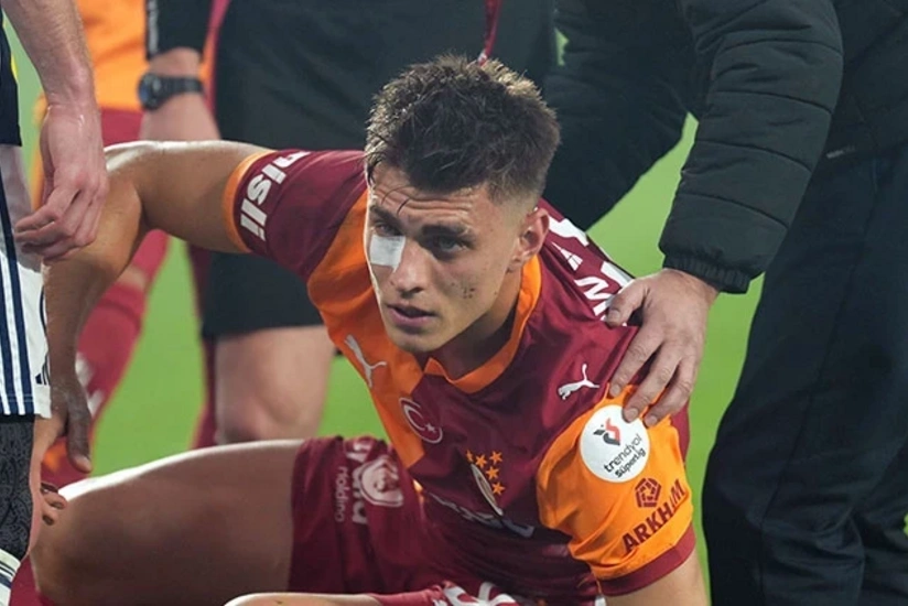 "Qalatasaray"ın futbolçusunun üzünə alışqan atan azarkeş saxlanılıb