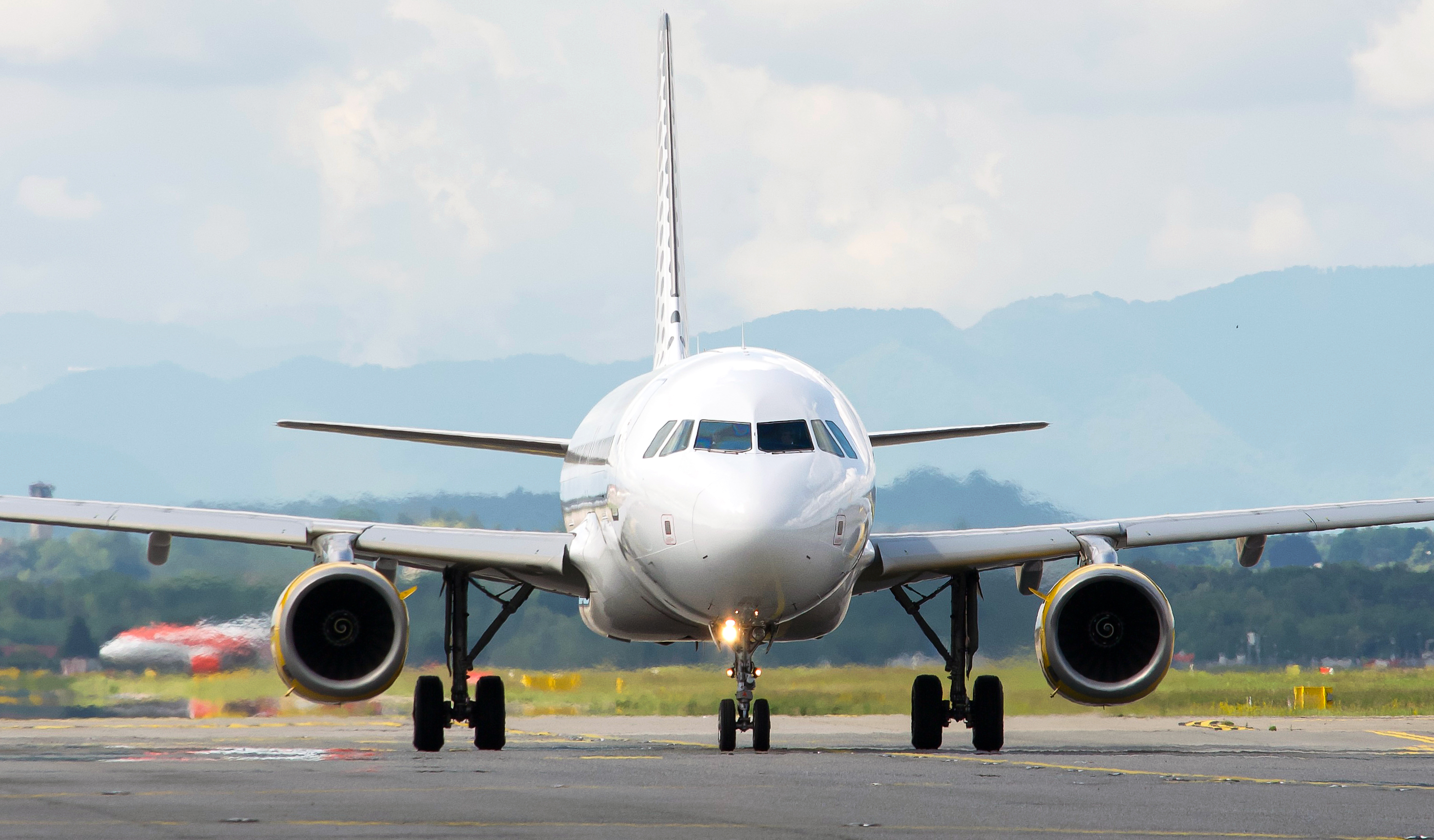Hava nəqliyyatı ilə daşımalardan gəlirləri 3 milyard manata yaxınlaşıb