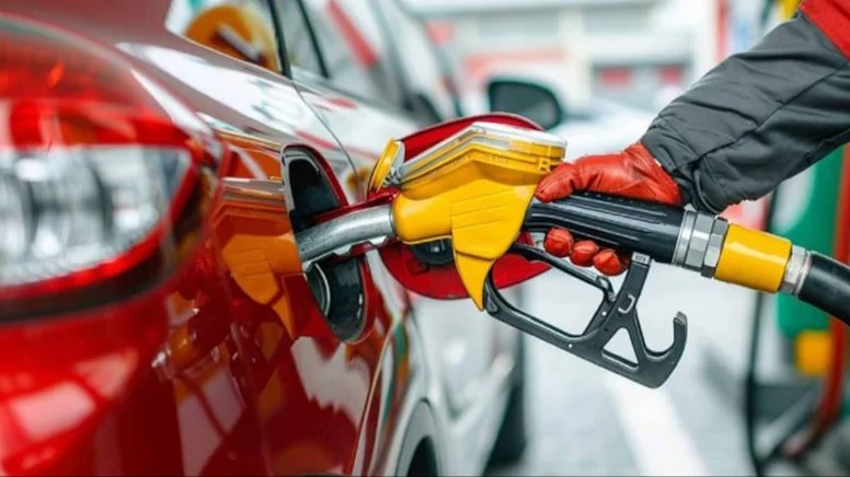 Əhali benzin və dizel almaq üçün 3 milyard manatdan çox xərcləyib