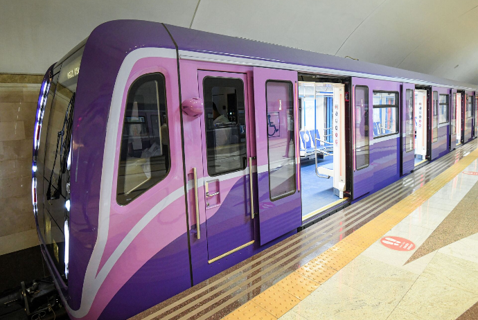 Maliyyə Nazirliyi Bakı metrosuna faizsiz kredit verib