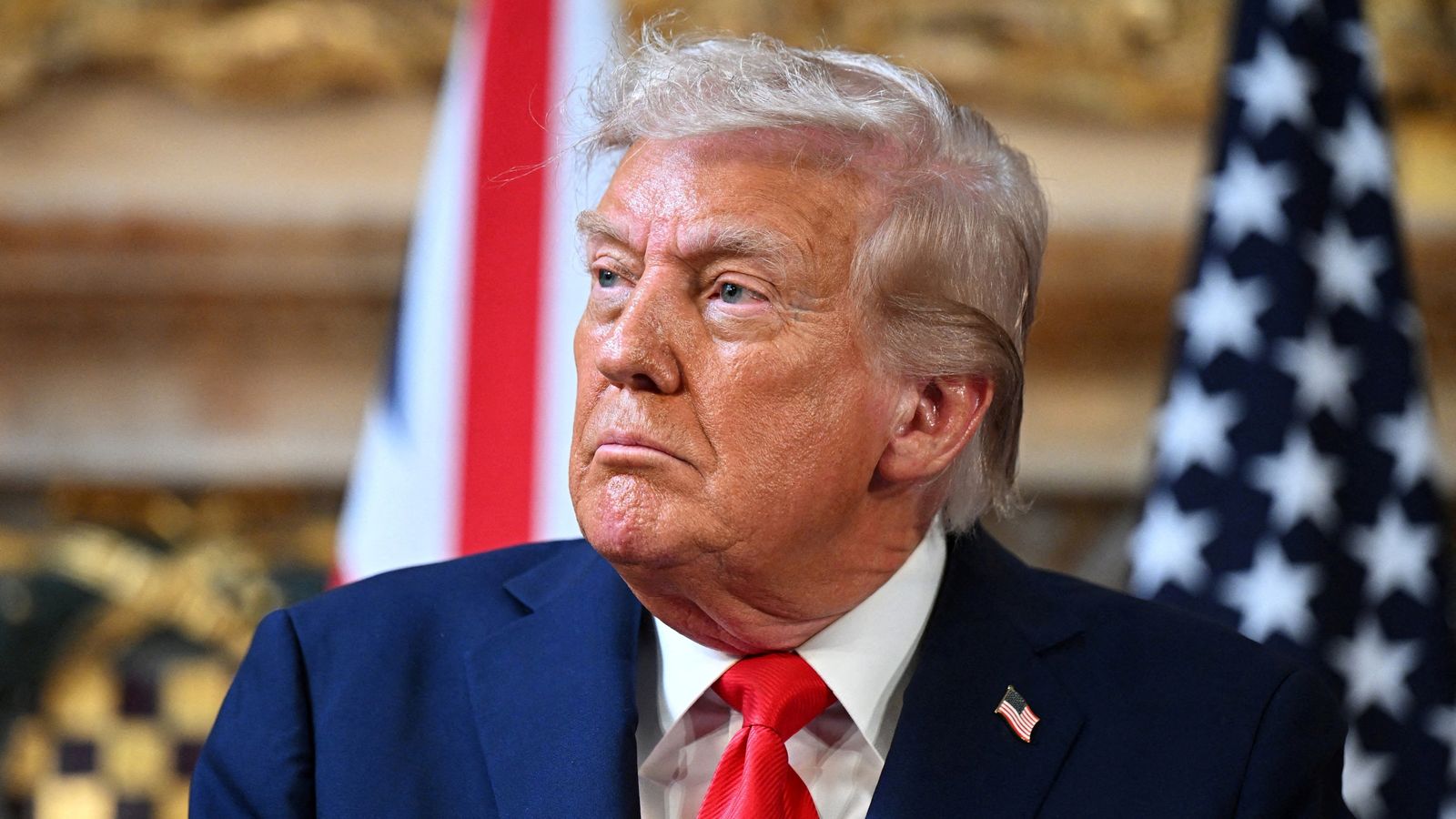 Tramp Qrenlandiya ilə NATO arasında seçim etməli ola biləcəyini etiraf edib