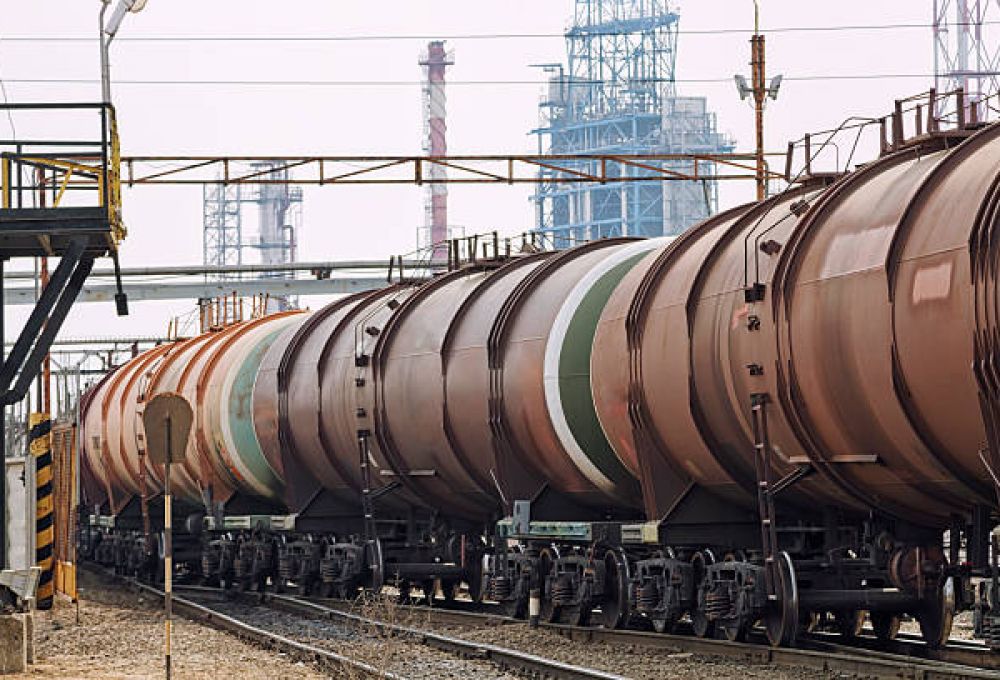 Ermənistanlı nazir: "Azərbaycandan 7,6 min ton neft məhsullarının idxalını gözləyirik"