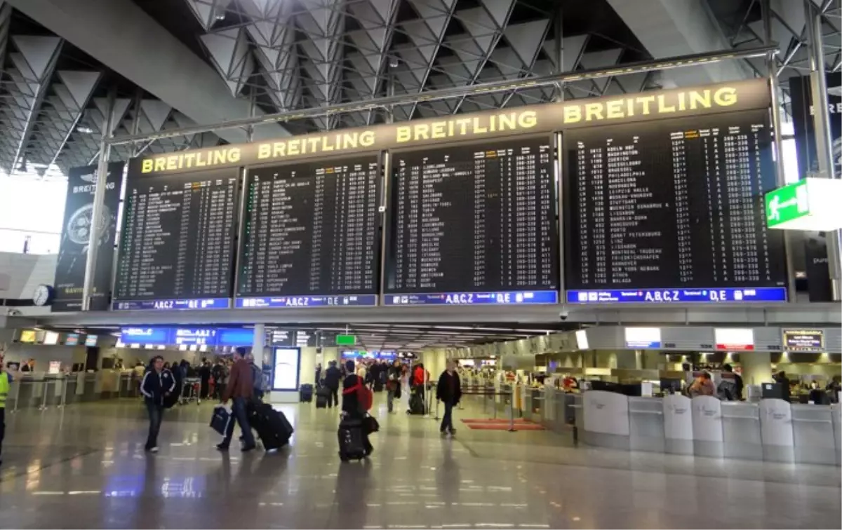 Frankfurt hava limanında 100-ə yaxın reys ləğv edilib