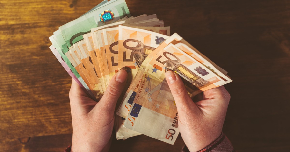 Rəsmi məzənnələr açıqlandı