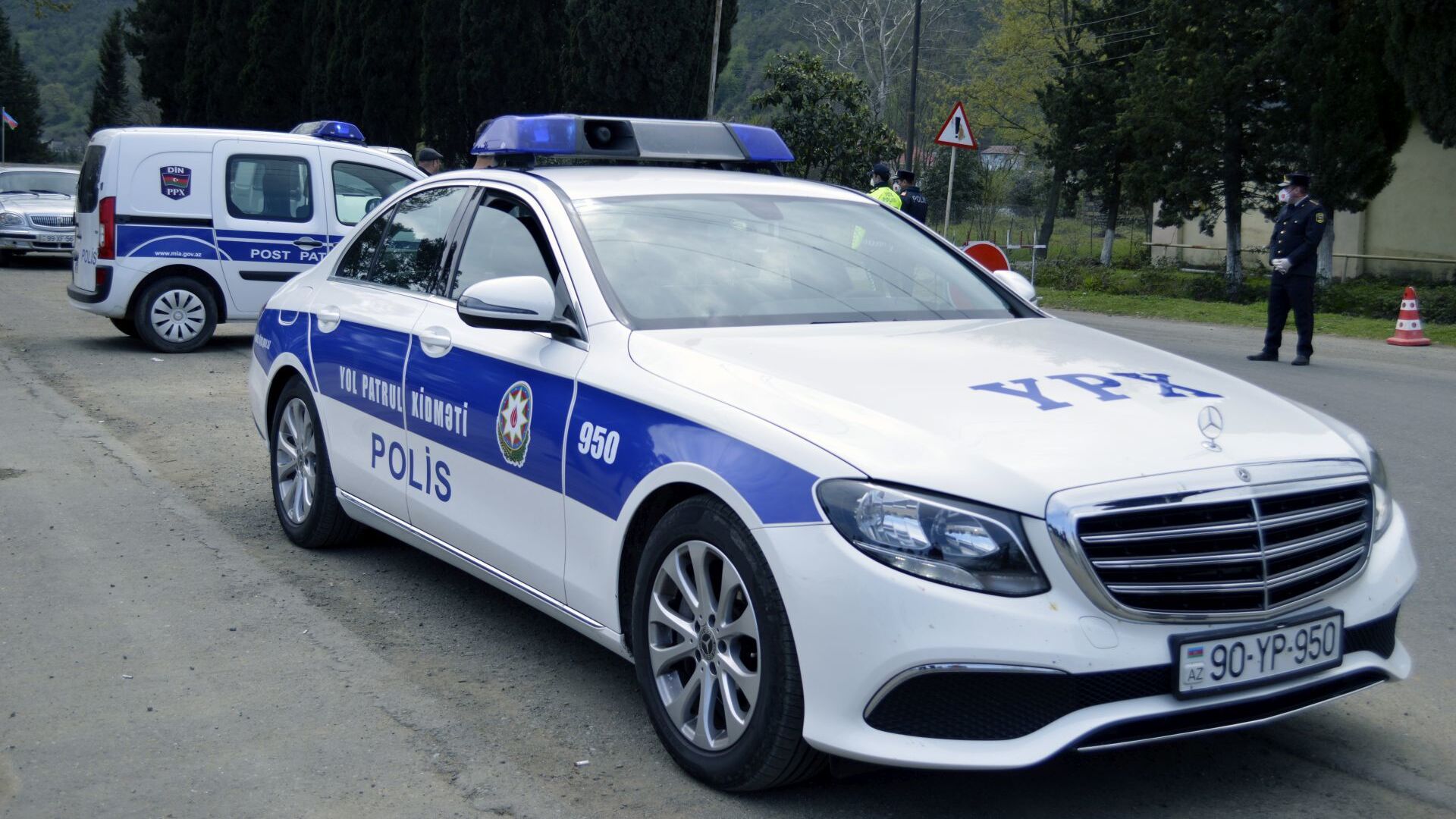 Yol polisi sürücülərə xəbərdarlıq edib
