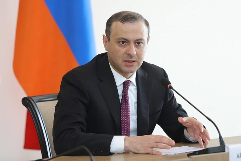 Armen Qriqoryan Azərbaycanın vətəndaş cəmiyyəti nümayəndələri ilə görüşüb