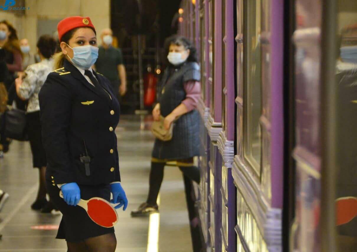 Bakı metrosundan tibbi maska AÇIQLAMASI